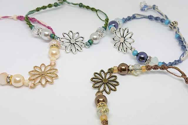 【大阪府・大阪市・ビーズ手芸】ハンドメイドを楽しもう！お花のブレスレット制作1個