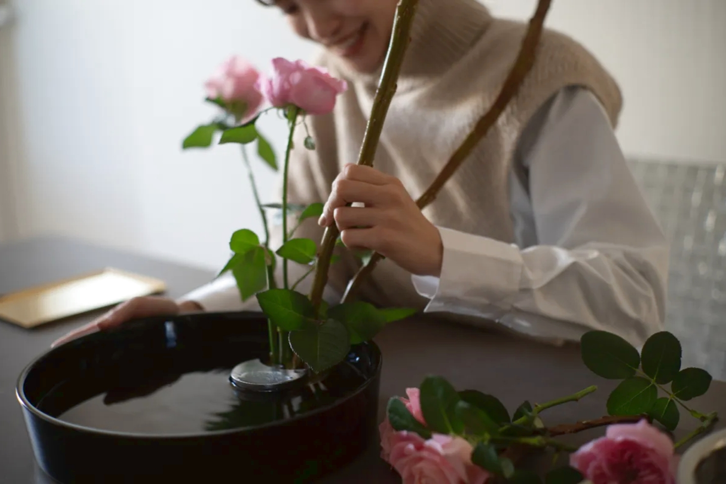 【東京・表参道・華道】心がうるおう新感覚の華道体験！未経験者向けのおしゃれな生け花を表参道で 写真4