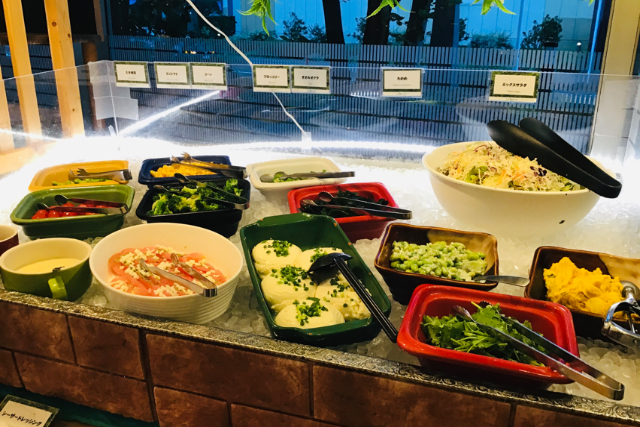 【千葉・海浜幕張・ビュッフェ】目の前で調理する鉄板焼ステーキも食べ放題！ディナーブッフェ 写真4