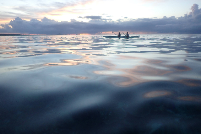 【沖縄・今帰仁・シーカヤック】海に沈む夕日を眺めよう！サンセットクルージング 写真2