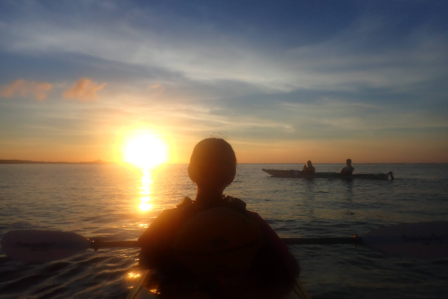 【沖縄・今帰仁・シーカヤック】海に沈む夕日を眺めよう！サンセットクルージング 写真8
