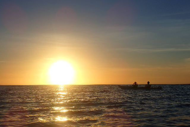 【沖縄・今帰仁・シーカヤック】海に沈む夕日を眺めよう！サンセットクルージング 写真7