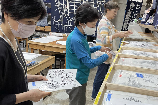 【京都府・京都市・染物体験】ローケツ染めをたっぷり楽しめる！手ぬぐい等（1個） 写真8