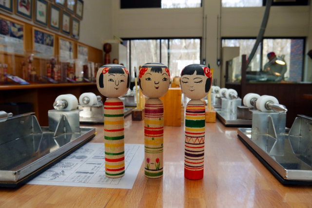【福島県・福島市・絵付け】郷土玩具「土湯こけし」の絵付けを楽しもう（1個） 写真2