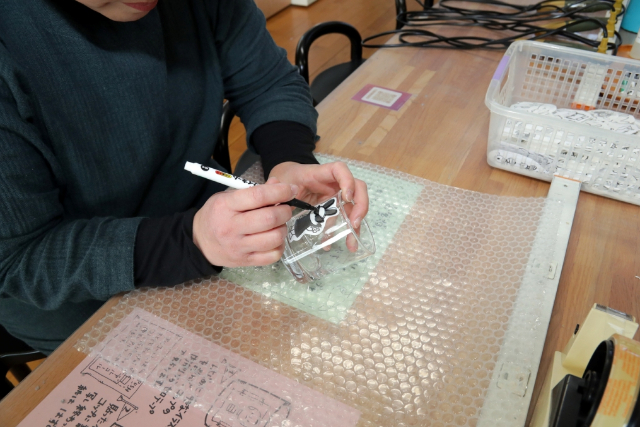 【福島県・福島市・リューター体験】初心者でも簡単！ガラス絵付け彫り体験（1個） 写真3