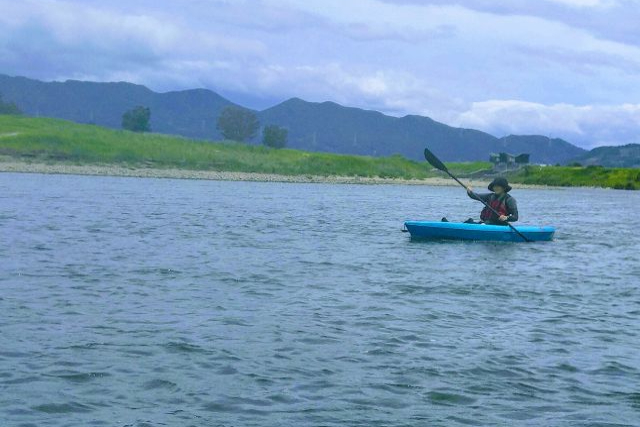 【福岡・朝倉・リバーカヤック】温泉入浴付きで濡れても安心！筑後川でカヤック体験 写真6