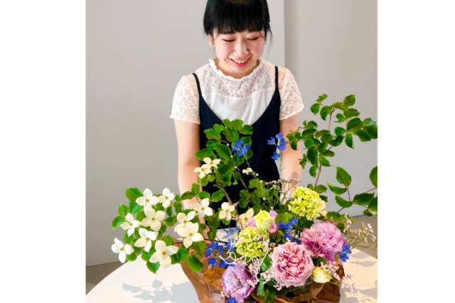 【山口・周南・フラワーアレンジメント教室】季節のお花でフラワーアレンジメント1個 写真2