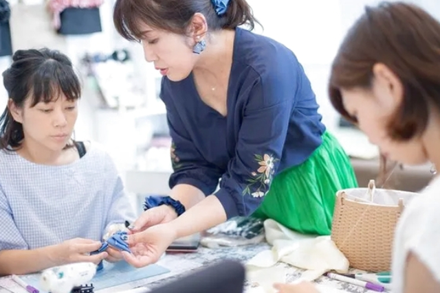 【香川・高松・手作りアクセサリー】きらりと輝くビジューで作るアクセサリー（2個） 写真3