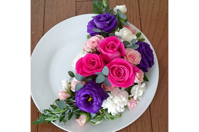 【埼玉・さいたま・フラワーアレンジメント】花風水でつくる生花のアレンジメント体験 写真6