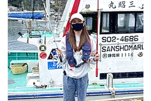 【静岡・下田・船釣り】手ぶらでOK！下田湾の海を漁師の船で行く船釣り体験 写真4