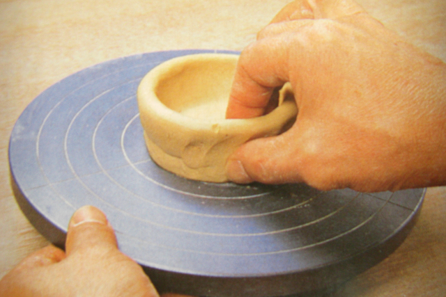 【大阪・泉佐野・手びねり】土に触れる癒やしのひと時。あなただけの器づくり（1個） 写真3
