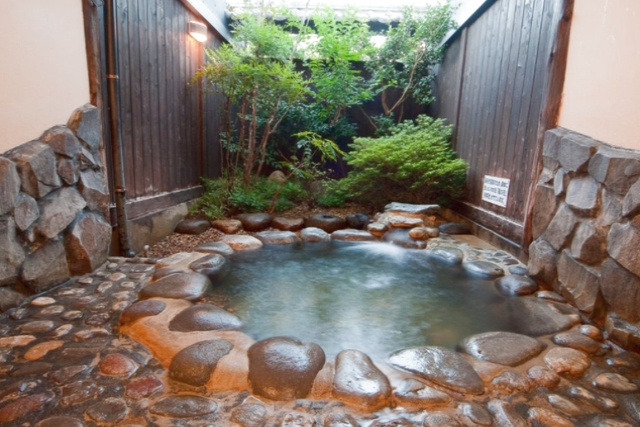 【熊本県・熊本市・日帰り温泉】ふたりでゆっくりお風呂に浸かろう。貸切風呂（2名） 写真3