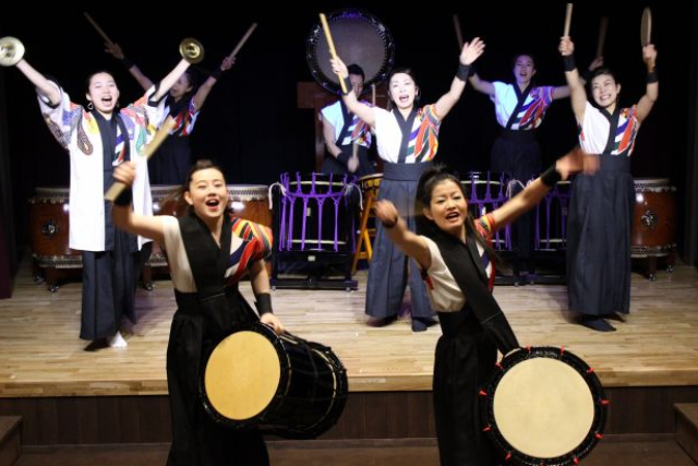 【岐阜・高山・伝統芸能】扇子を使った日本舞踊も体験！高山伝統芸能ライブショー