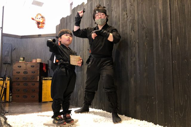 【岐阜・高山・忍者】本格コスチュームを着て忍者修行にチャレンジ！（佐助コース） 写真3
