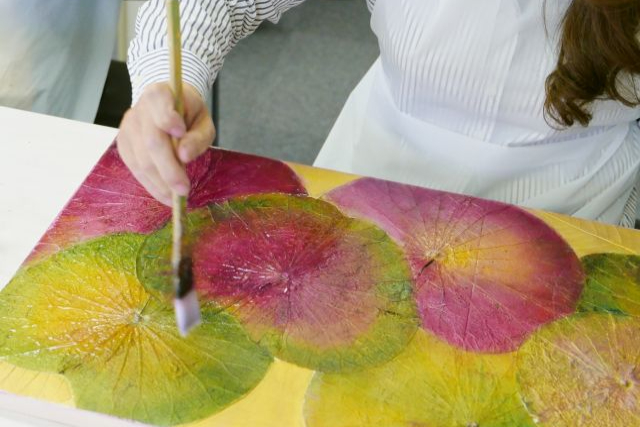 【福岡県・福岡市・アートスクール】天然資材を使用！ボタニーペインティング体験 写真4