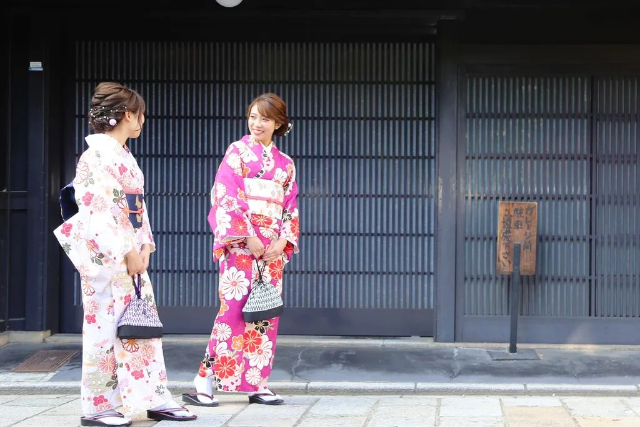 【京都・祇園・着物レンタル】80種類から着物を選べる！スタンダードカップルプラン 写真2