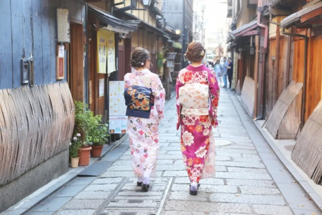 【京都府・京都市・着物レンタル】特選着物で大変身！咲く都プレミアムカップルプラン 写真2