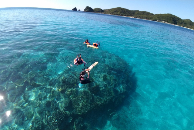 【沖縄・北谷・シュノーケリング】完全貸切でのんびり！お気軽シュノーケリングコース 写真2