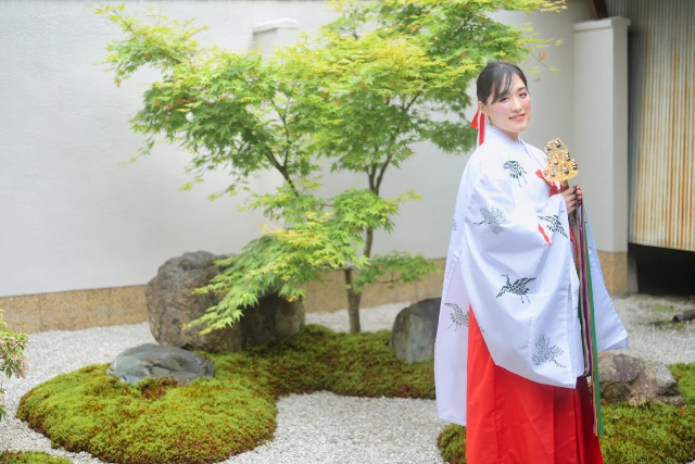 【東京・築地・伝統芸能】自分を磨く「巫女舞体験＆ライブパフォーマンス」 写真4