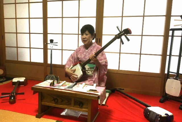 【大阪・住吉・楽器体験】簡単な曲の演奏ができる！手ぶらで三味線体験60分コース 写真5