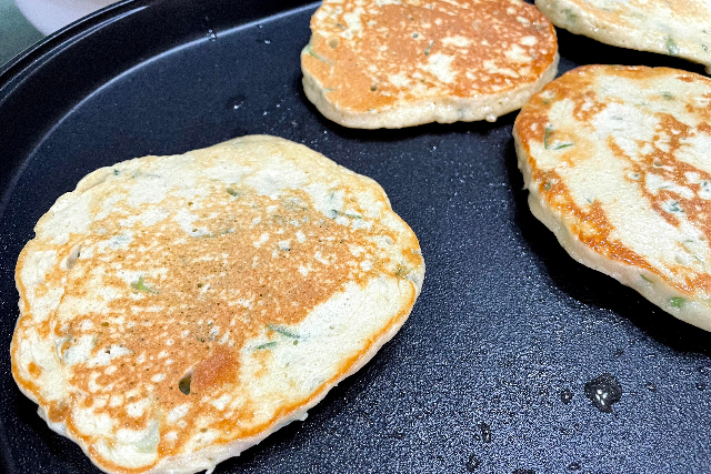 【群馬・上野村・田舎料理教室】名物女将が教える地元食材を使ったおやき作り体験！夕食には猪豚鍋付きの宿泊プラン 写真6
