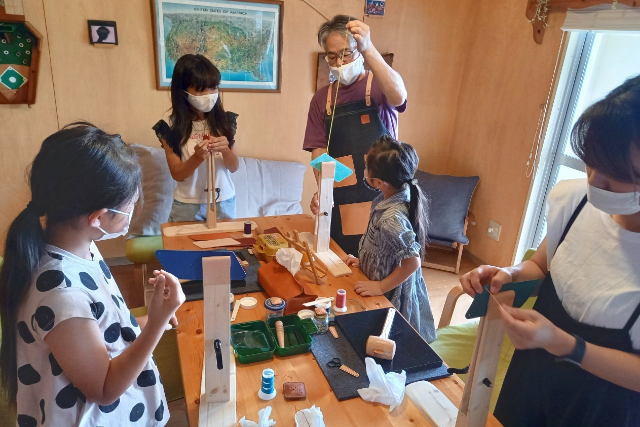 【長崎・川棚・レザークラフト】お子様も初心者も気軽に体験！海外の本格レザーで三角コインケース作り《各回1組限定》 写真4