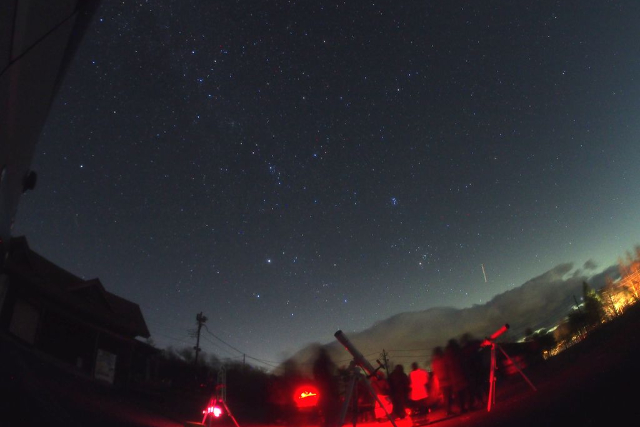 【山梨・北杜・天体観測】標高1,470m！絶景の星空ツアー（美しの森テラス） 写真5