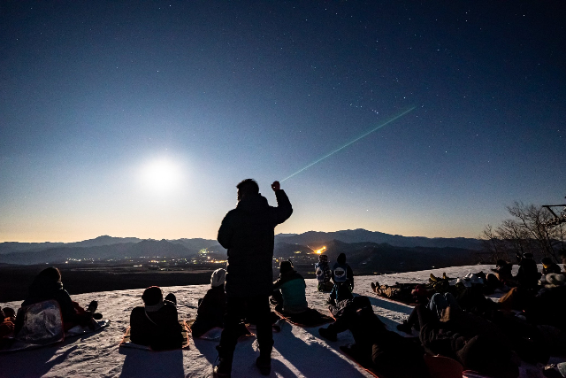 【山梨・北杜・天体観測】標高1,900mの山頂で星空観察（雪の天空テラス） 写真2