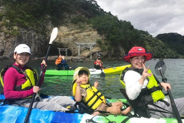 【長崎・川棚・シーカヤック】岩のトンネルをくぐる非日常を体験！冒険コース（約80分） 写真8