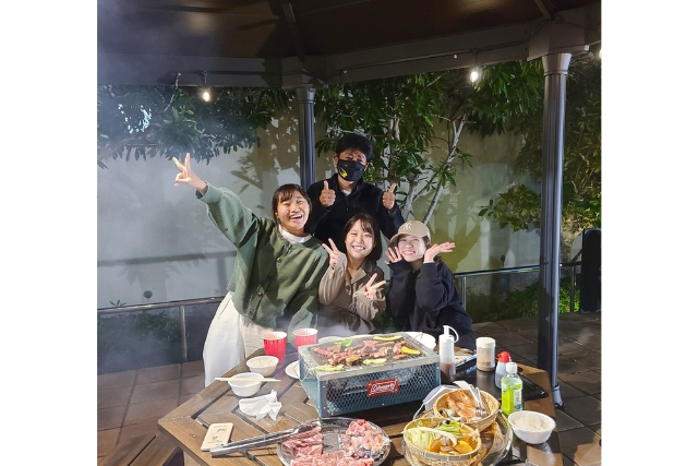 【三重・伊勢志摩・海女小屋】グランピング感覚で楽しめる！おしゃれな海鮮BBQで「海女小屋体験」 写真2