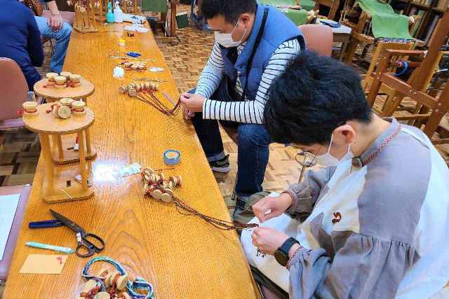【鹿児島市・手作りブレスレット】願いを込めたこより入り！組紐ブレスレット制作1個 写真4