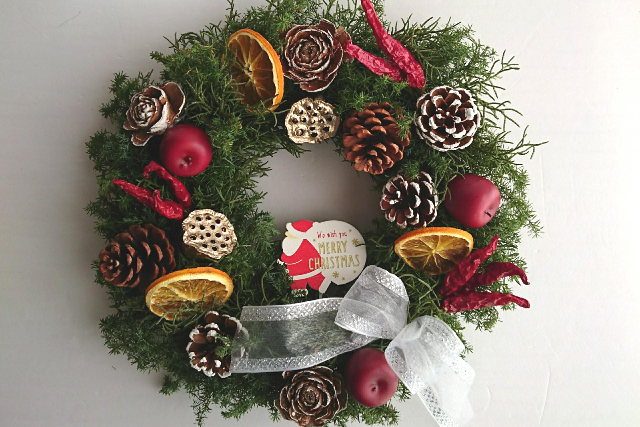 【埼玉・さいたま・手作りリース】フレッシュな針葉樹で作るクリスマスリース（1個）