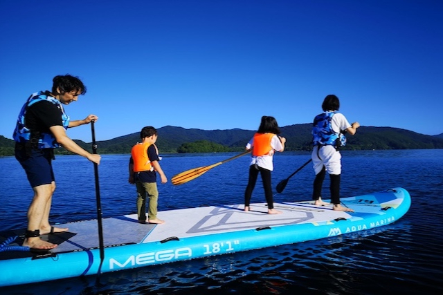 【福島・裏磐梯・SUP】美しい景観に酔いしれながら桧原湖メガSUP（半日） 写真2