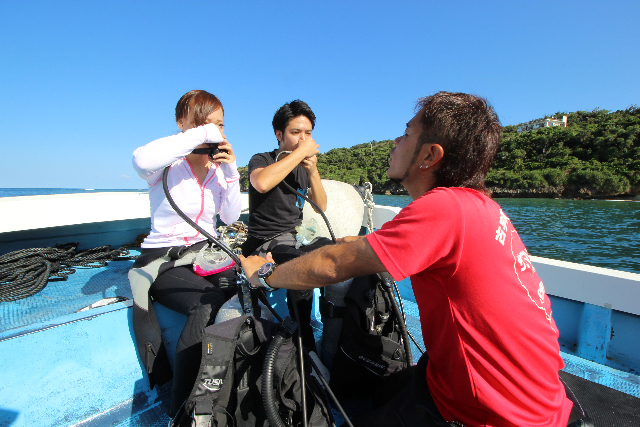 【沖縄・古宇利島・体験ダイビング】美しい海を堪能！ボートで行く体験ダイビング 写真5