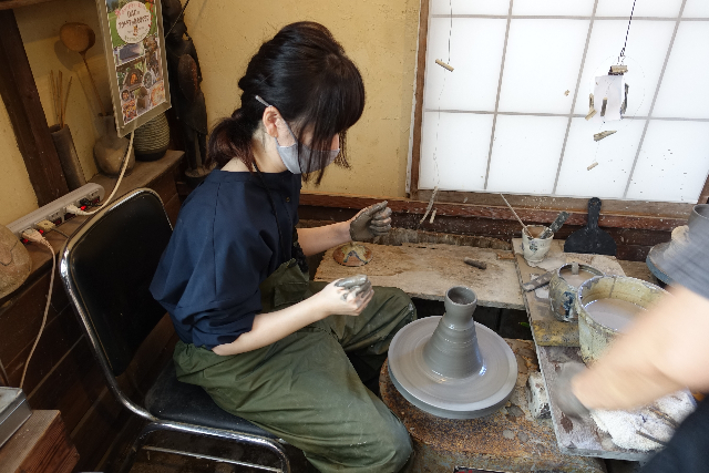 【栃木・益子・陶芸体験】陶芸が初めてでも楽しく作陶できる！お気軽90分コース（1組2名様～） 写真4