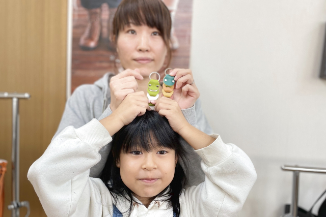 【山形・南陽・レザークラフト】 革の色の組み合わせ自由！いもむしキーホルダーワークショップ 写真6