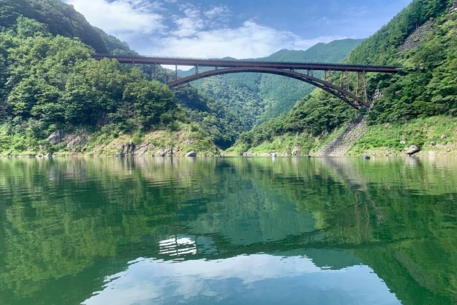 【埼玉・秩父・カヌー】四季折々の景色を楽しめる！ペアでカナディアンカヌー体験 写真6