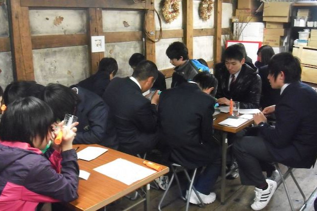 【北海道小樽・グラスルーティング体験】グラスに思い思いの絵を描こう！グラスルーティング体験 写真4