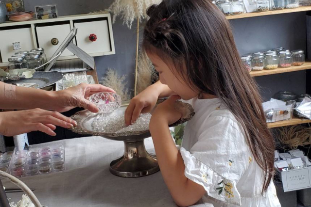 【滋賀・近江八幡・手作りキーホルダー】天然石の宝物を見つけよう！キーホルダー作り 写真3