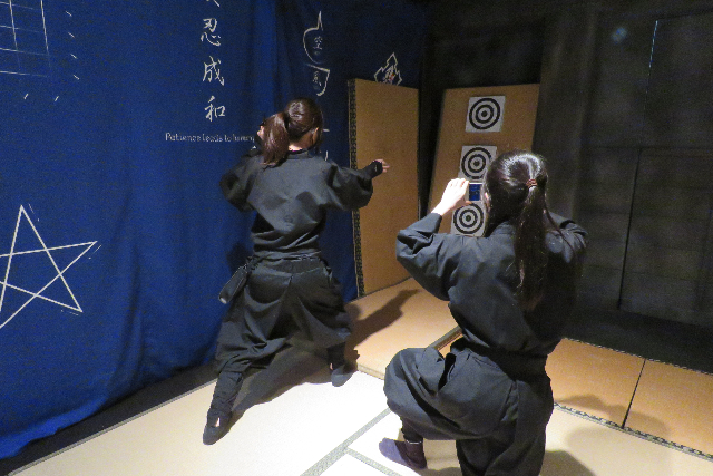 【東京・浅草・忍者】忍者衣装に着替えて、いざ勝負！手裏剣体験（MIDDLE） 写真4