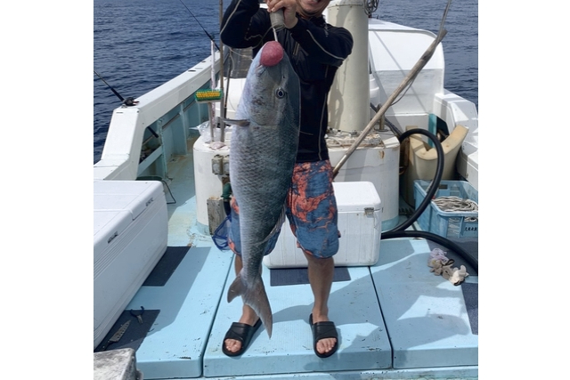【沖縄・豊見城・海釣り】行先や出発時間が相談可能！大型の魚が狙えるジギングプラン 写真4