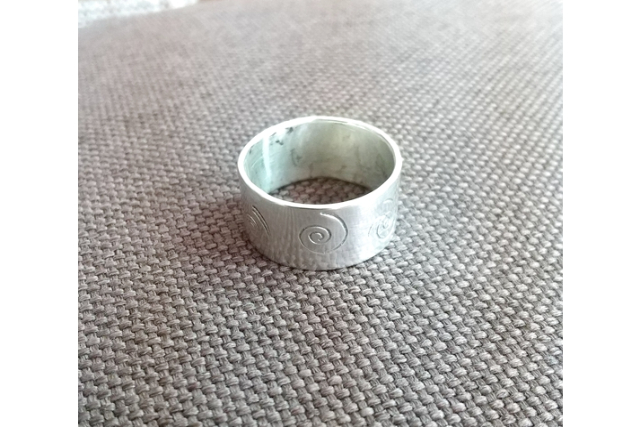 【沖縄・うるま・シルバーアクセサリー】旅行の思い出にぴったり。リング作り（1個）