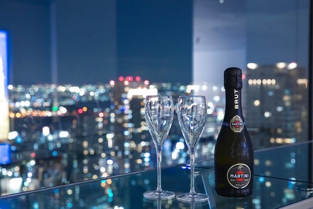 【デートや友人との二次会にオススメ!】空中庭園でおトクにスパークリングワイン♪ペア入場券セットプラン 【デートや友人との二次会にオススメ!】空中庭園でおトクにスパークリングワイン♪ペア入場券セットプラン