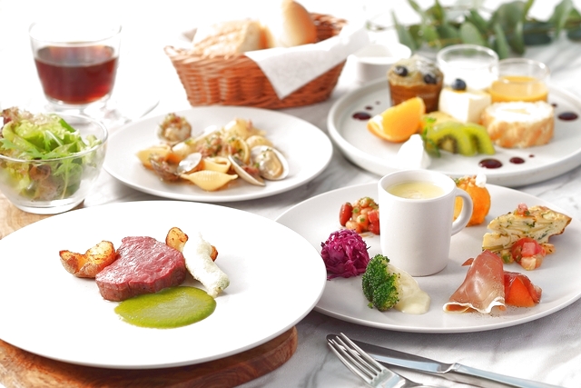 SOMEWHERE RESTAURANT&BAR / 都ホテル博多 写真2