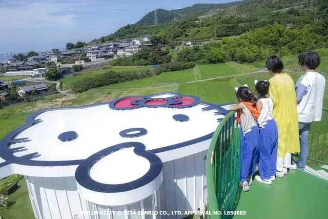 AWAJI HELLO KITTY APPLE LAND満喫プラン(3施設入場券) AWAJI HELLO KITTY APPLE LAND満喫プラン(3施設入場券)