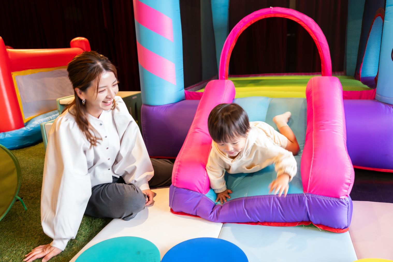 【3時間・最安値・要予約】家族で遊べる室内キッズパーク!ソフトドリンク飲み放題、ポップコーン食べ放題 【3時間・最安値・要予約】家族で遊べる室内キッズパーク!ソフトドリンク飲み放題、ポップコーン食べ放題