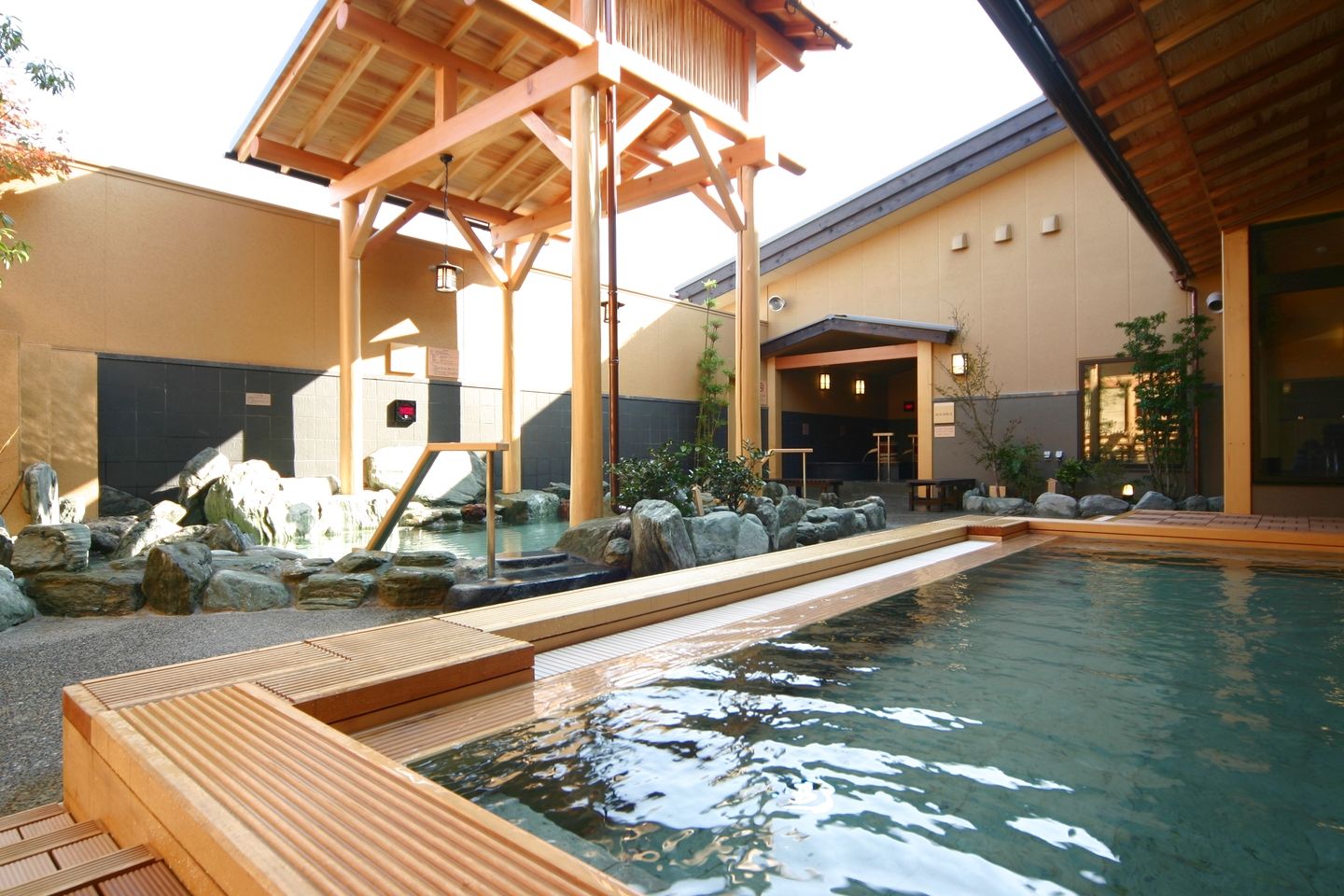 【平日限定 最大5%OFF!】「極楽湯 金沢野々市店」入浴+タオルセットチケット※タオルセットは大人のみ 【平日限定 最大5%OFF!】「極楽湯 金沢野々市店」入浴+タオルセットチケット※タオルセットは大人のみ