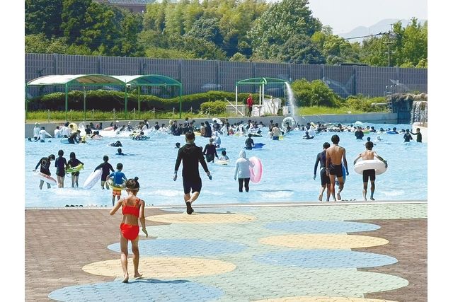 アドベンチャープール ドキドキセット券(入場料+波のプール+川下りプール乗り放題) アドベンチャープール ドキドキセット券(入場料+波のプール+川下りプール乗り放題)