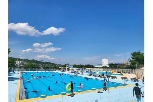 【回数券※11回分】朝日ケ丘公園水泳プール(芦屋)|ウォータースライダー含む3つのプールで遊べる 【回数券※11回分】朝日ケ丘公園水泳プール(芦屋)|ウォータースライダー含む3つのプールで遊べる